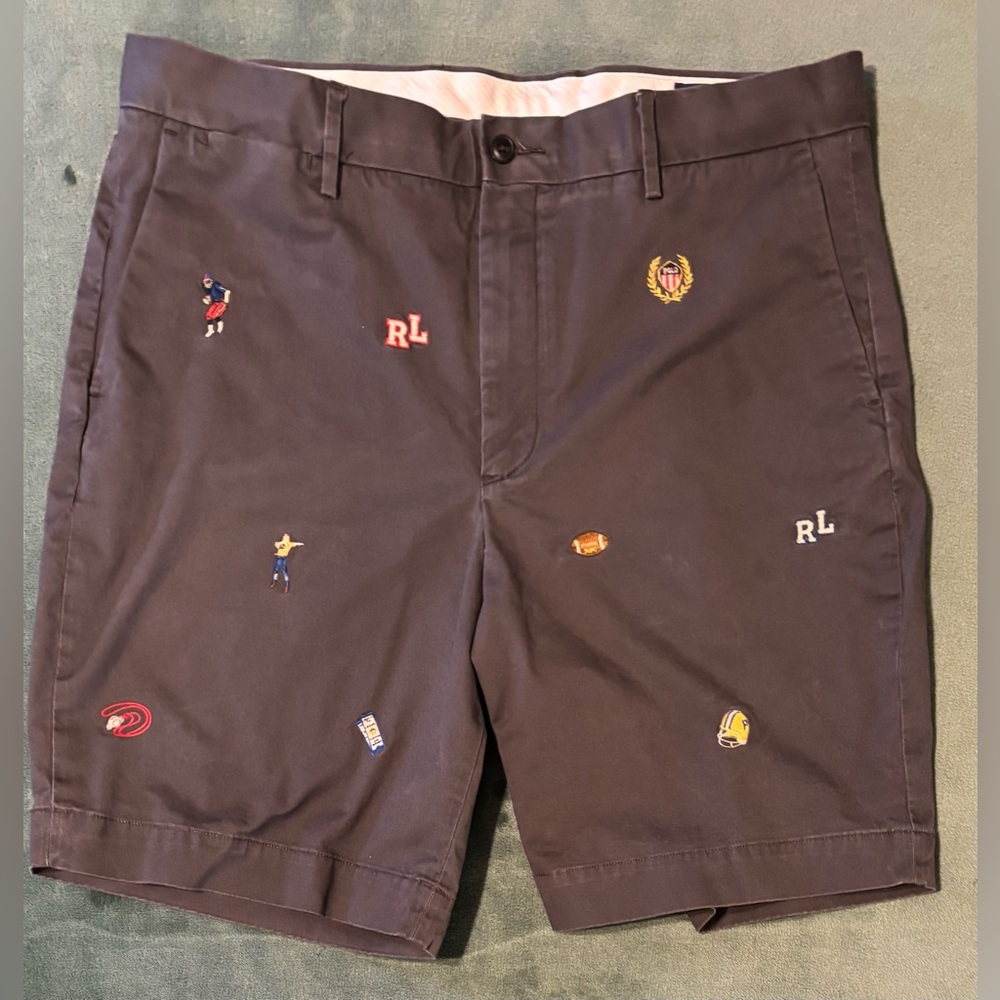 Ralph Lauren Black Flat Front Shorts with Embroidered Details, Size: 36. (5183)